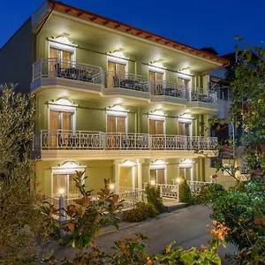 https://villa-irina-sarti.hotelschalkidiki.net